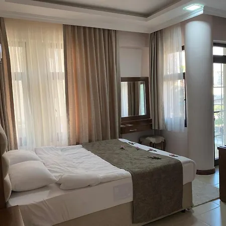 Hotel Saray 3*
